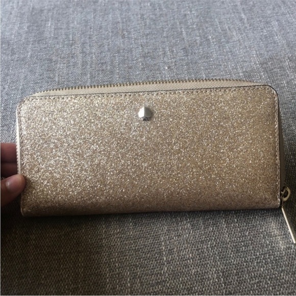 Kate Spade Full Size Gold Glitter Zippered Wallet. - Picture 3 of 12